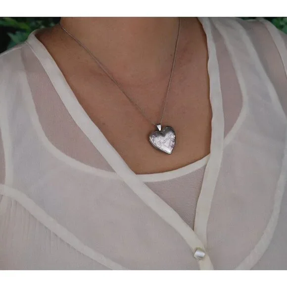 Sterling Silver Grandma Heart Locket Necklace 18" Chain - Picture 3 of 10